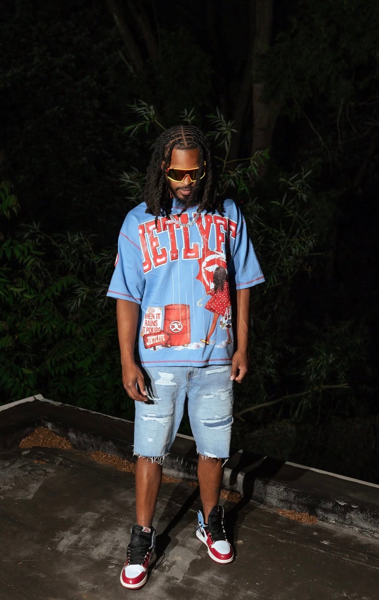 WHEN IT RAINS TEE